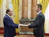 El presidente de Vietnam recibe a embajadores de Países Bajos, Hungría, Australia y Luxemburgo