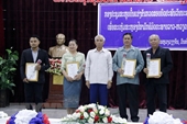 Laos honra a ganadores de concurso de escritura sobre relaciones especiales con Vietnam