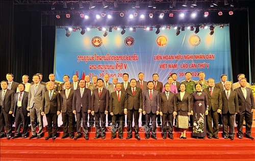 Vietnam y Laos intensifican intercambios entre pueblos