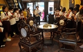 Lanzamiento del nuevo modelo de turismo para educar a estudiantes en Hanói