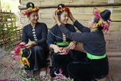 El Festival de Flores del grupo étnico cong en la provincia norteña de Dien Bien