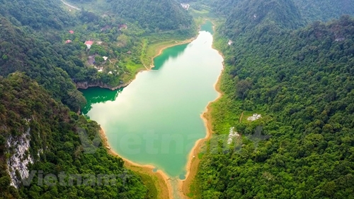 El lago de Thang Hen, paraíso en la tierra