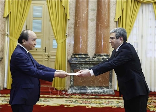 Fortalecimiento de la cooperación con Azerbaiyán y Brunéi