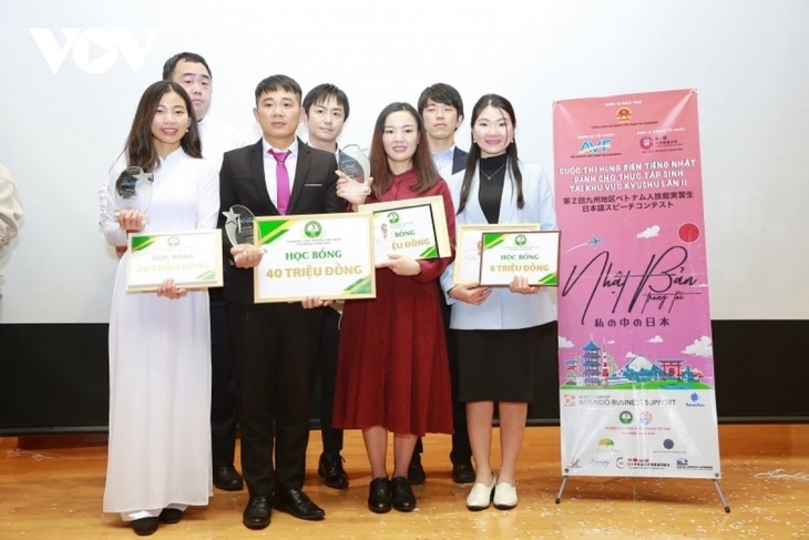 Aprendices vietnamitas ganan premios en concurso de elocuencia japonés