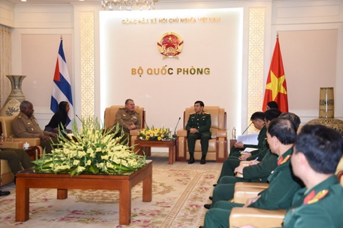 Vietnam y Cuba impulsan cooperación en defensa