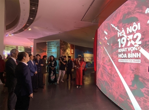 Inaugurada la exposición “Hanói 1972 - Aspiración por la paz”