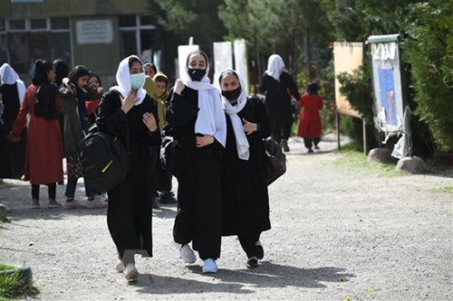 El secretario general de la ONU insta a los talibanes a levantar la prohibición de que las niñas afganas vayan a la escuela