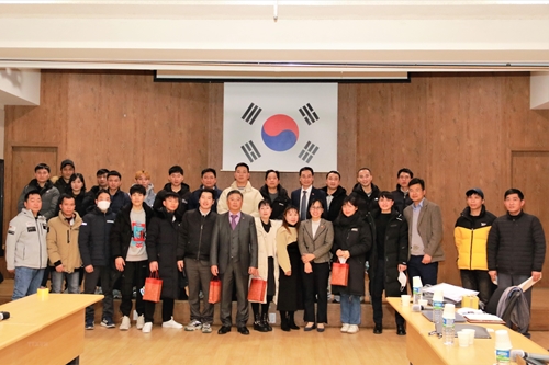 El Gobierno presta más apoyo a trabajadores nacionales en Corea del Sur