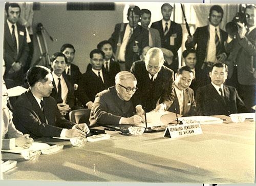 Celebran actividades por el 50 ° aniversario de la firma de Acuerdos de Paz de París