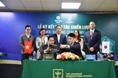 Acuerdo de financiación entre la escuela internacional Canadá - Lao Cai y el banco Shinhan Vietnam