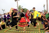 La diversidad cultural de los grupos étnicos vietnamitas se exhibe en la Aldea Nacional de la Cultura y el Turismo de las Etnias vietnamitas