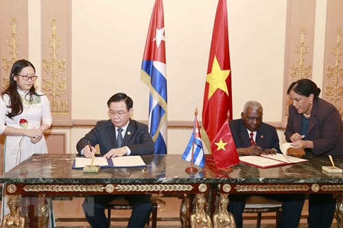 Vietnam y Cuba firman pactos de cooperación en varios sectores