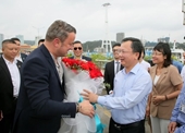 El primer ministro luxemburgués visita la bahía de Ha Long, Patrimonio de la Humanidad