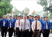 El presidente de Vietnam felicita a 75 jóvenes ilustres del país
