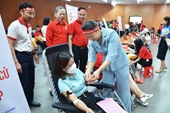 La campaña de donación de sangre de Quang Ninh recibe 800 unidades de sangre