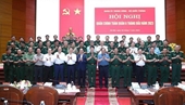 Premier vietnamita alaba aportes del Ejército al desarrollo nacional