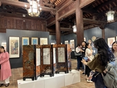 Inauguración de una exposición de obras de arte inspiradas en las pinturas de Hang Trong