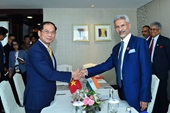 Ministro de Relaciones Exteriores Bui Thanh Son se reúne con sus homólogos de India y Australia
