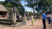 Participantes en Campamento de Verano de Vietnam 2023 rinden homenaje a antepasados