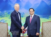 El primer ministro Pham Minh Chinh se reúne con el expremier británico Tony Blair