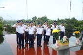 La Región 4 de la Guardia Costera rinde homenaje a los héroes y mártires fallecidos en el Mar del Suroeste