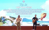 Jóvenes vietnamitas en el extranjero promueven su papel como embajadores del turismo
