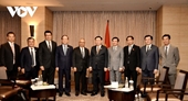 El presidente del Parlamento incentiva el comercio y la inversión de empresas indonesias en Vietnam