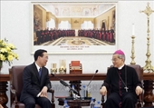 El presidente Vo Van Thuong se reúne con líderes de la Conferencia Episcopal Católica de Vietnam
