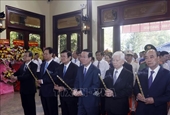 Líderes y exdirigentes del Partido Comunista y el Estado homenajean al presidente Ton Duc Thang