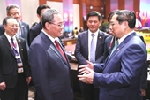 El primer ministro Pham Minh Chinh se reúne con su homólogo chino Li Qiang en Yakarta