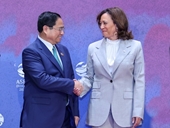 El primer ministro Pham Minh Chinh se reúne con la vicepresidenta de Estados Unidos, Kamala Harris