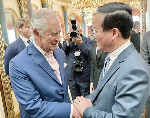 Relaciones de asociación estratégica Vietnam – Reino Unido crecen con fuerza