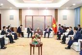 Premier de Vietnam recibe a representantes de grandes corporaciones chinas