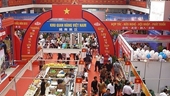 La 23 º Feria Internacional de Comercio Vietnam-China Lao Cai impulsa las importaciones y las exportaciones a través de las puertas fronterizas