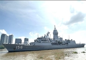 Un barco de la Armada Real Australiana visita Vietnam