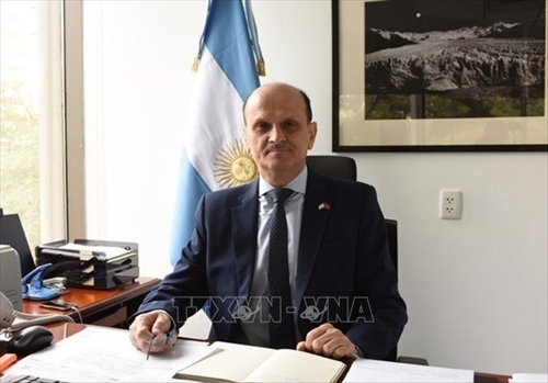 El embajador argentino en Vietnam aprecia el desarrollo de las relaciones binacionales