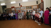 Homenaje a los logros diplomáticos en la era Ho Chi Minh a través del arte