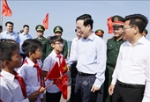 Presidente de Vietnam visita a residentes en la isla de Co To