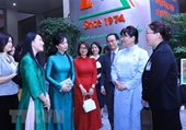 Las esposas de los presidentes de Vietnam y Mongolia visitan la escuela primaria Chu Van An