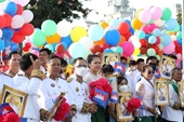 Máximos dirigentes de Vietnam felicitan a sus homólogos camboyanos por el Día de la Independencia