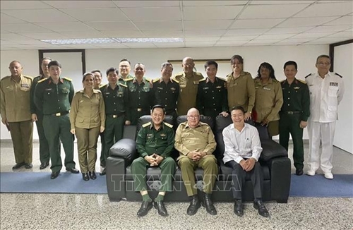 Vietnam y Cuba promueven cooperación en defensa