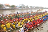 Provincias vietnamitas de Tra Vinh y Soc Trang celebran fiesta tradicional de Ok Om Bok con regatas de barcos