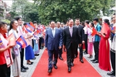 Encuentro entre los Primeros Ministros de Vietnam y Camboya con estudiantes de la universidad FTU