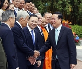 Presidente de Vietnam se reúne con personas destacadas de ciudad meridional