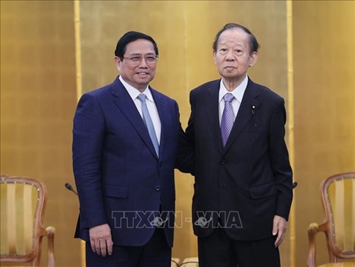 Premier vietnamita recibe al presidente de la Alianza Parlamentaria de Amistad Japón-Vietnam