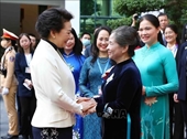 Cónyuges de máximos líderes de Vietnam y China visitan el Museo de la Mujer vietnamita