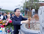 Alto dirigente rinde homenaje al presidente Ho Chi Minh en su tierra natal