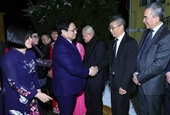 Primer ministro de Vietnam se reúne con la comunidad de connacionales en Hungría