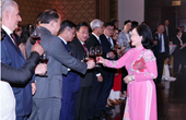 Líderes de Ciudad Ho Chi Minh se reúnen con representantes de cuerpo diplomático y organizaciones extranjeras