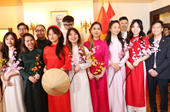 Vietnamitas en ultramar festejan el Tet